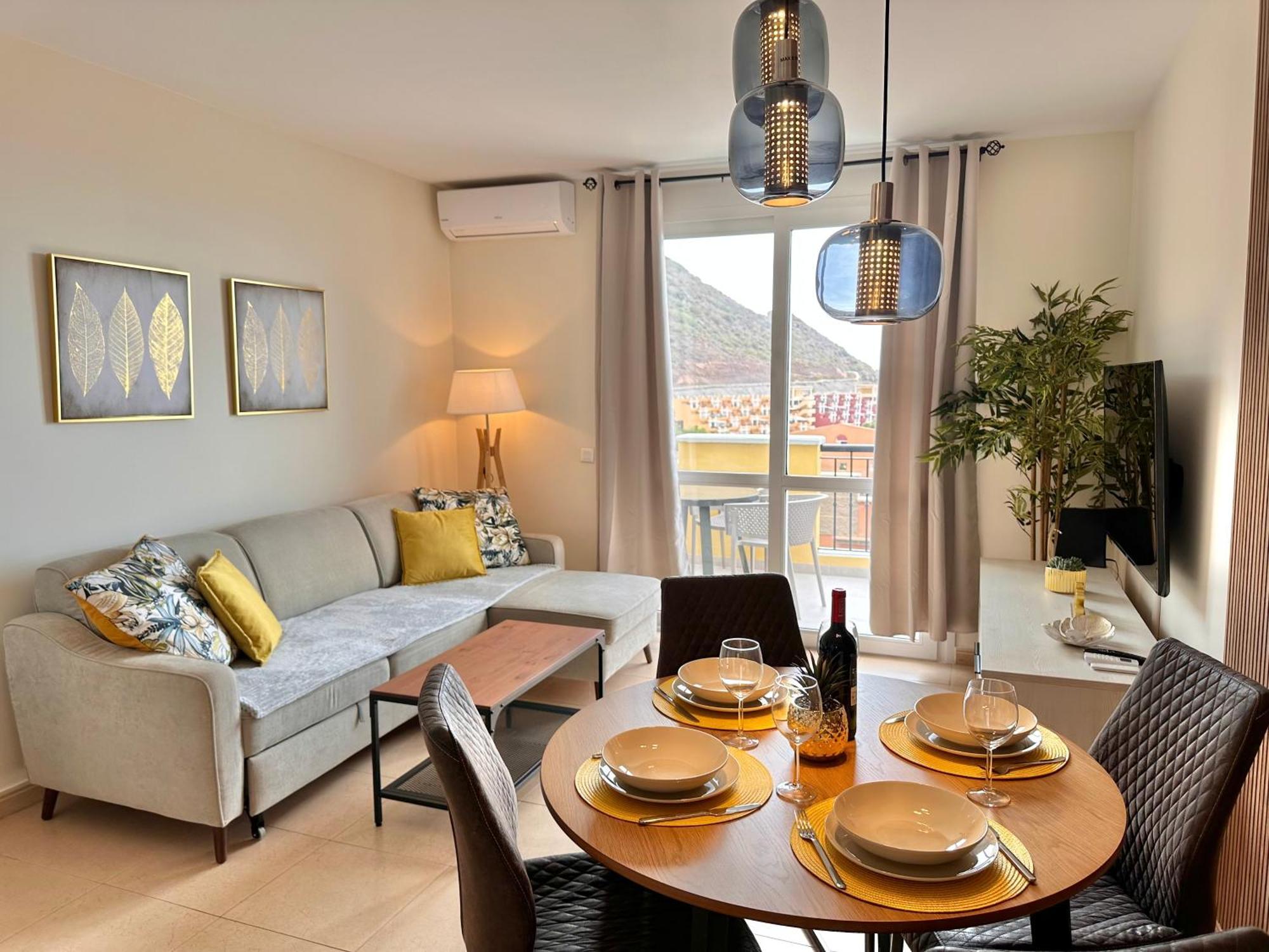 אדחה Sunshine Apartment With Sea Viev מראה חיצוני תמונה