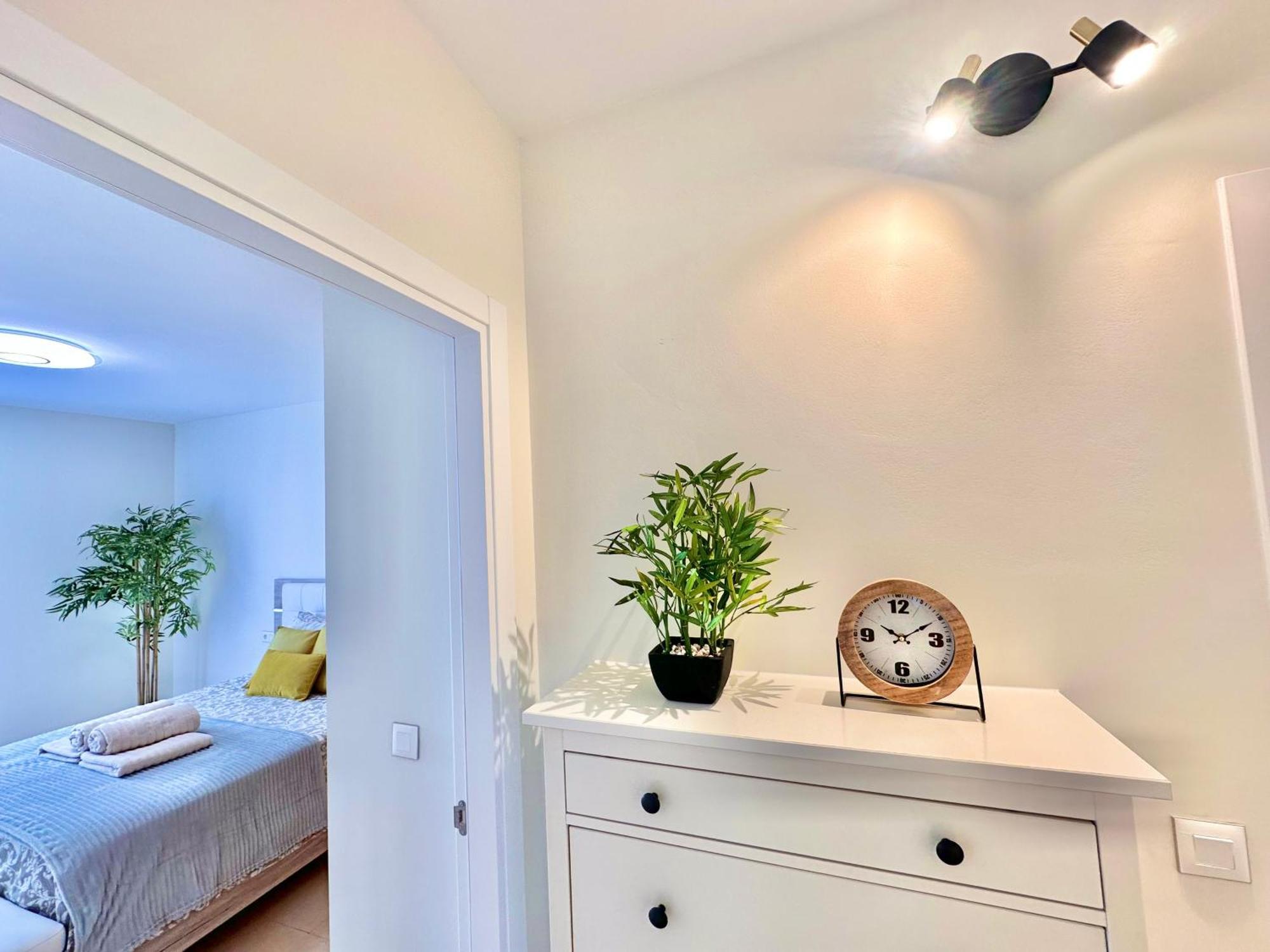אדחה Sunshine Apartment With Sea Viev מראה חיצוני תמונה